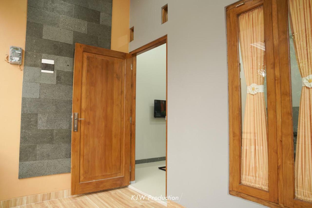 M Stay Guest House Jogja Yogyakarta Extérieur photo