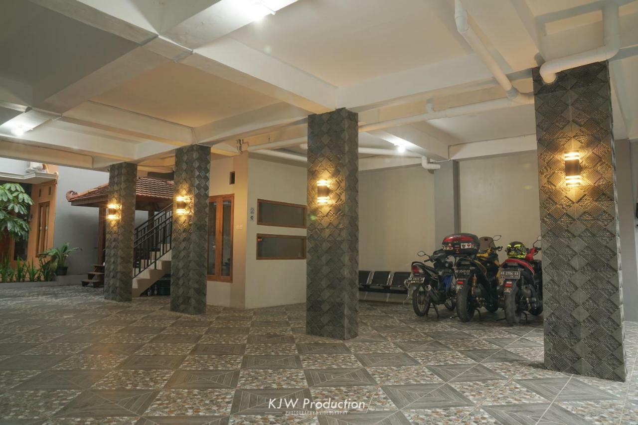 M Stay Guest House Jogja Yogyakarta Extérieur photo