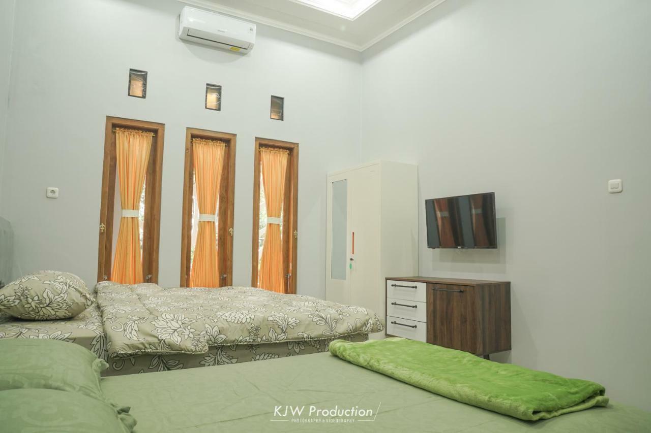 M Stay Guest House Jogja Yogyakarta Extérieur photo