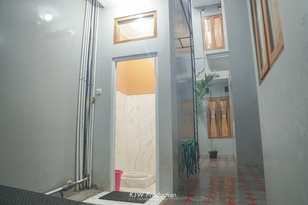 M Stay Guest House Jogja Yogyakarta Extérieur photo