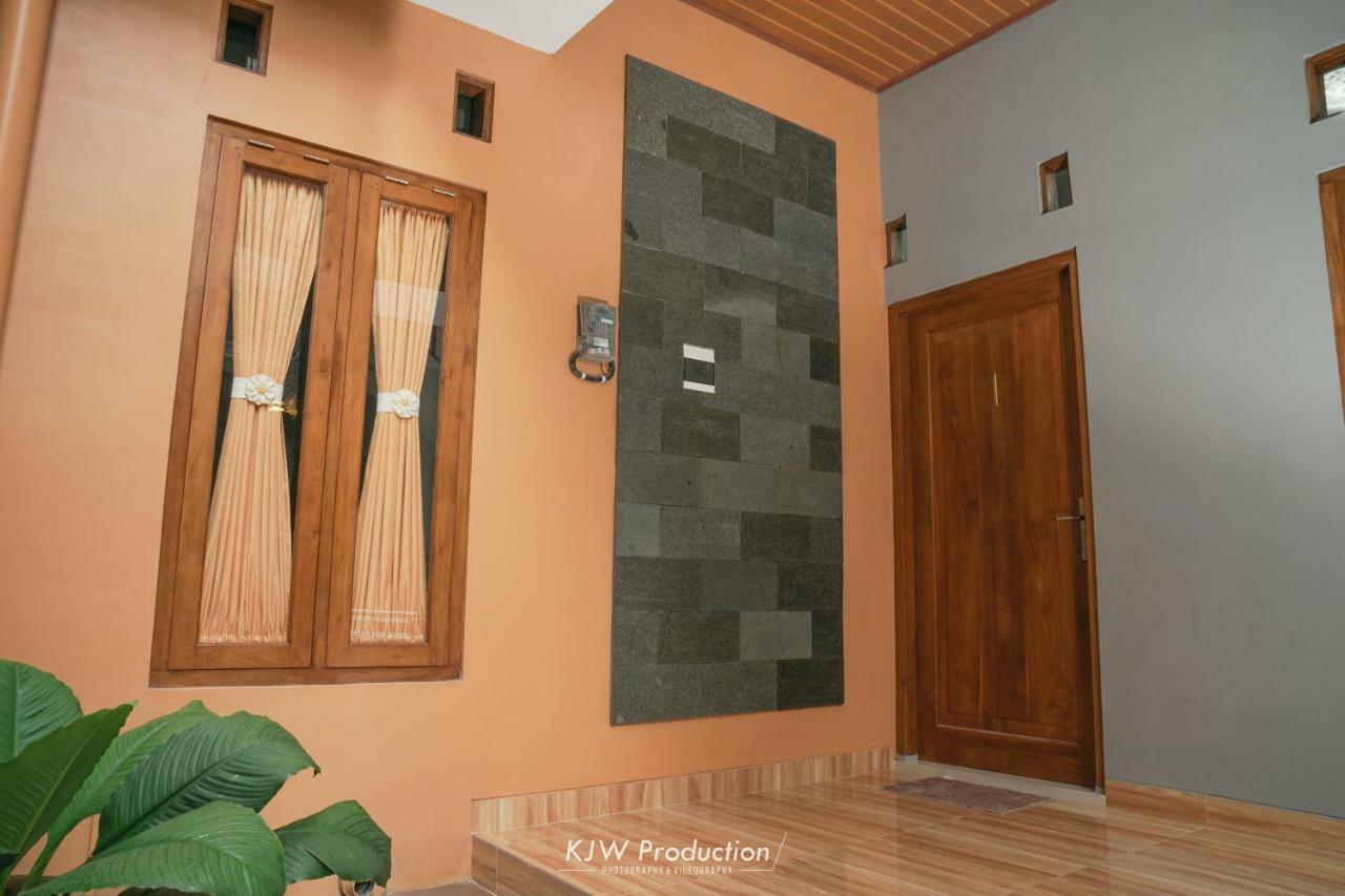 M Stay Guest House Jogja Yogyakarta Extérieur photo